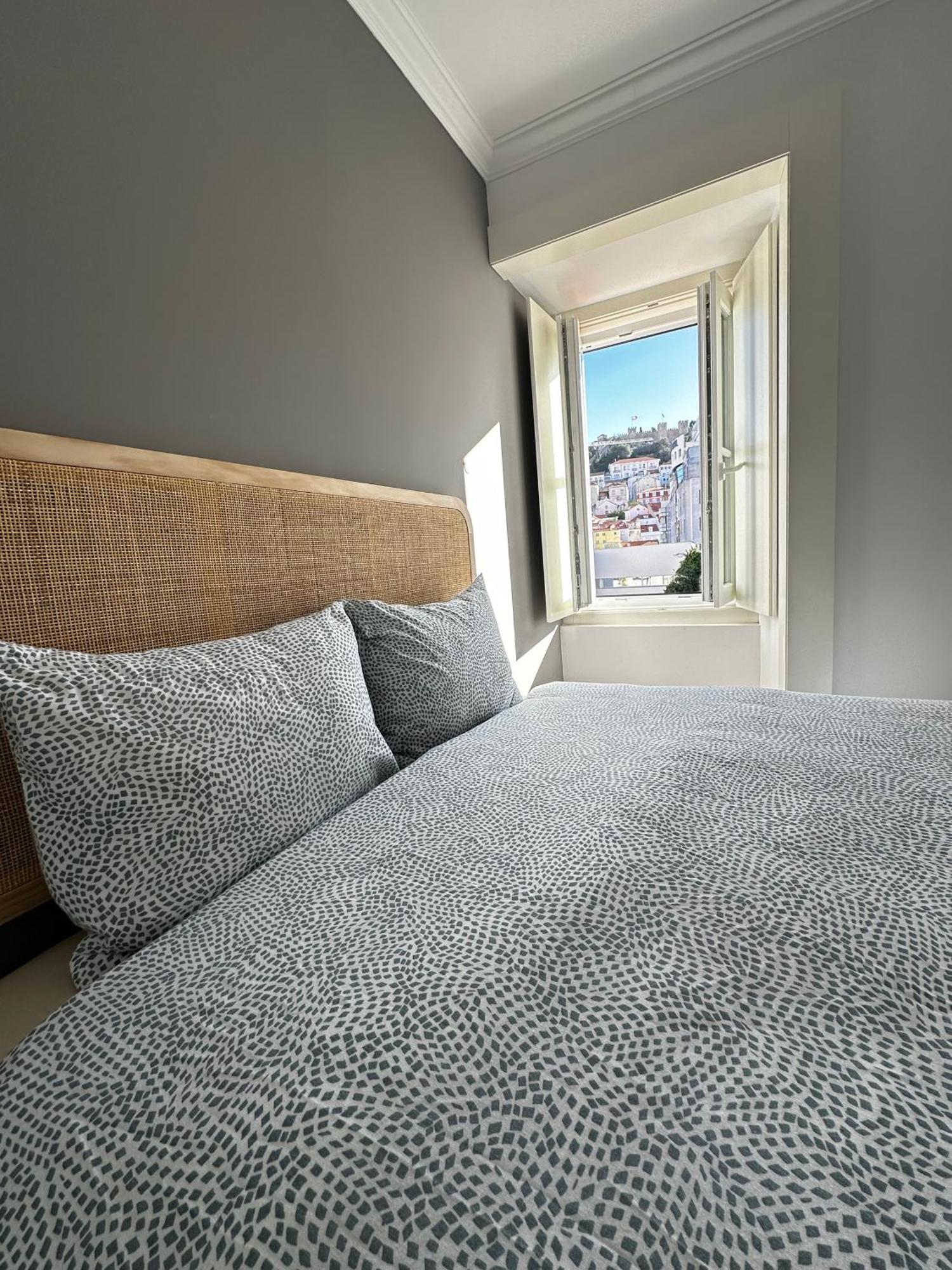 Castle View Suites Lisbona Esterno foto